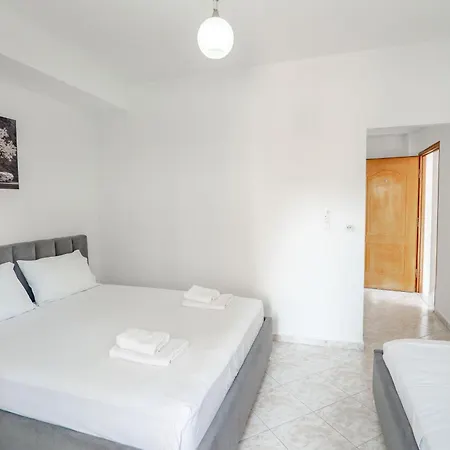Joel Center Sarandë