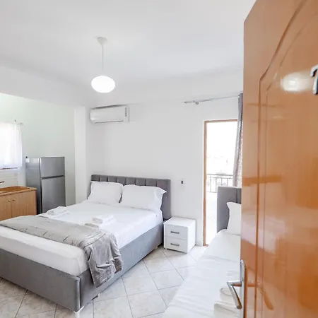 Joel Center * Sarandë