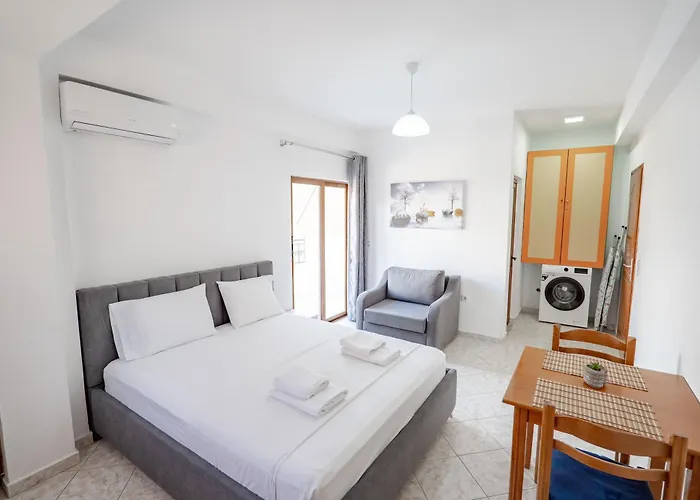 Joel Center * Sarandë